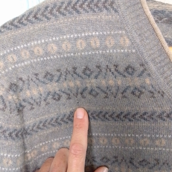 Black brown 2 ply cashmere men's v neck sweater fair isle print Large - Picture 6 of 7